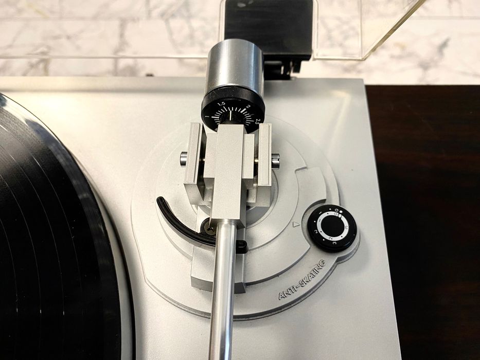 Полуавтоматичен грамофон JVC