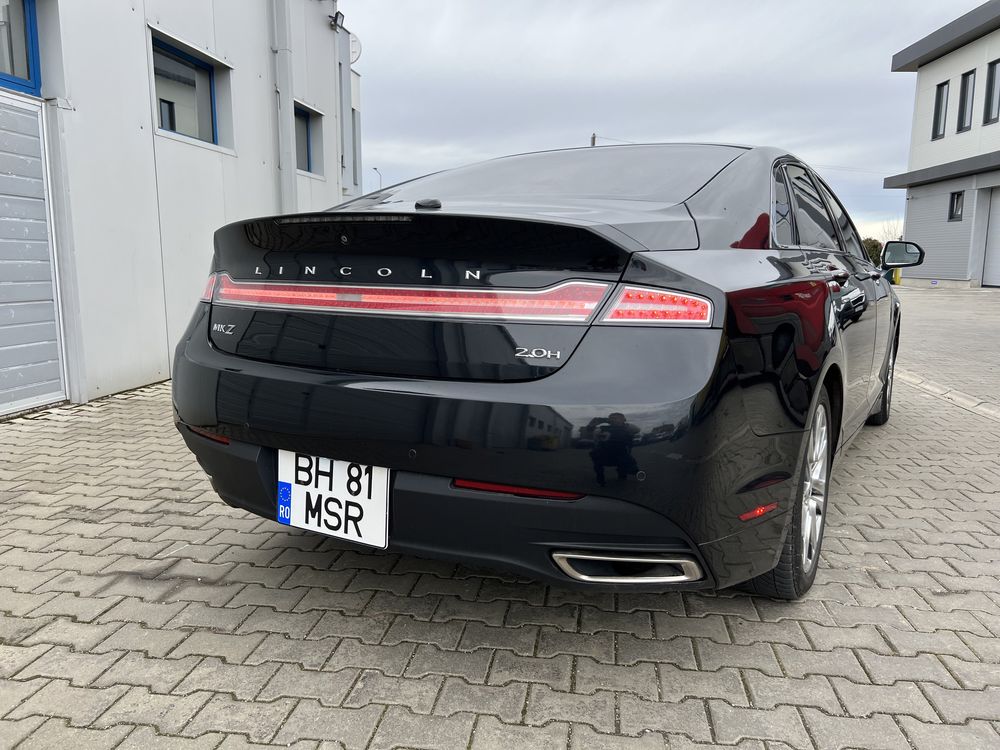 Lincoln MKZ Full Hybrid Variante si Credit