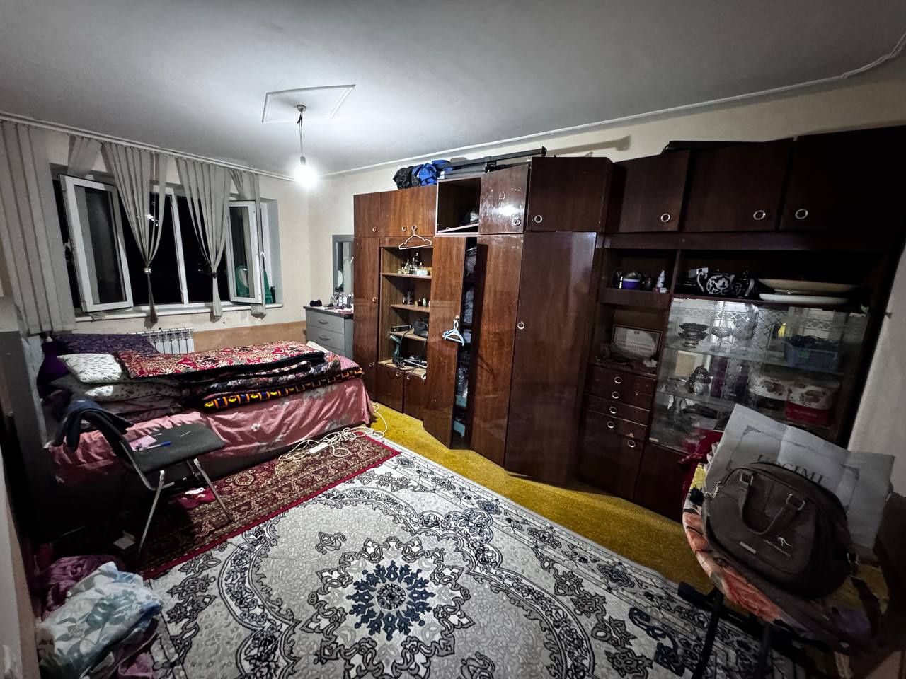 Srochno sotiladi 3 xona 2 etaj 1 mikraroyon