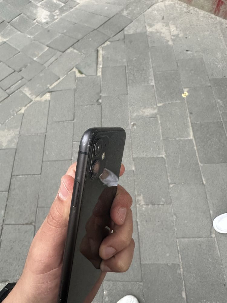 iPhone 11 64gb 95% baterie