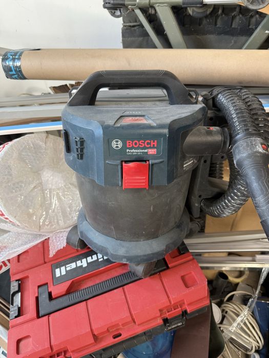 Aspirator profesional bosch 18v 10 litri umed uscat