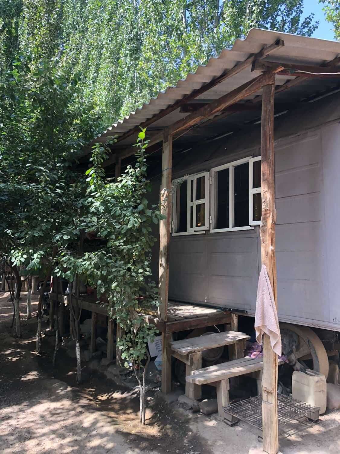 Vagoncha uy sotiladi