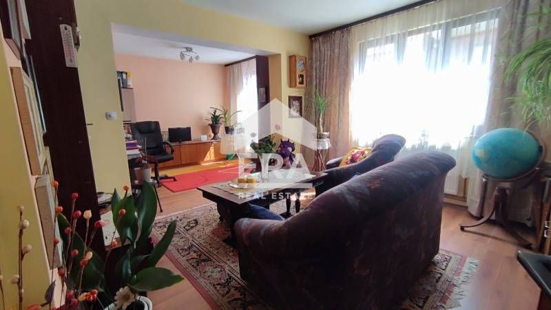 Етаж от къща в гр. Самоков