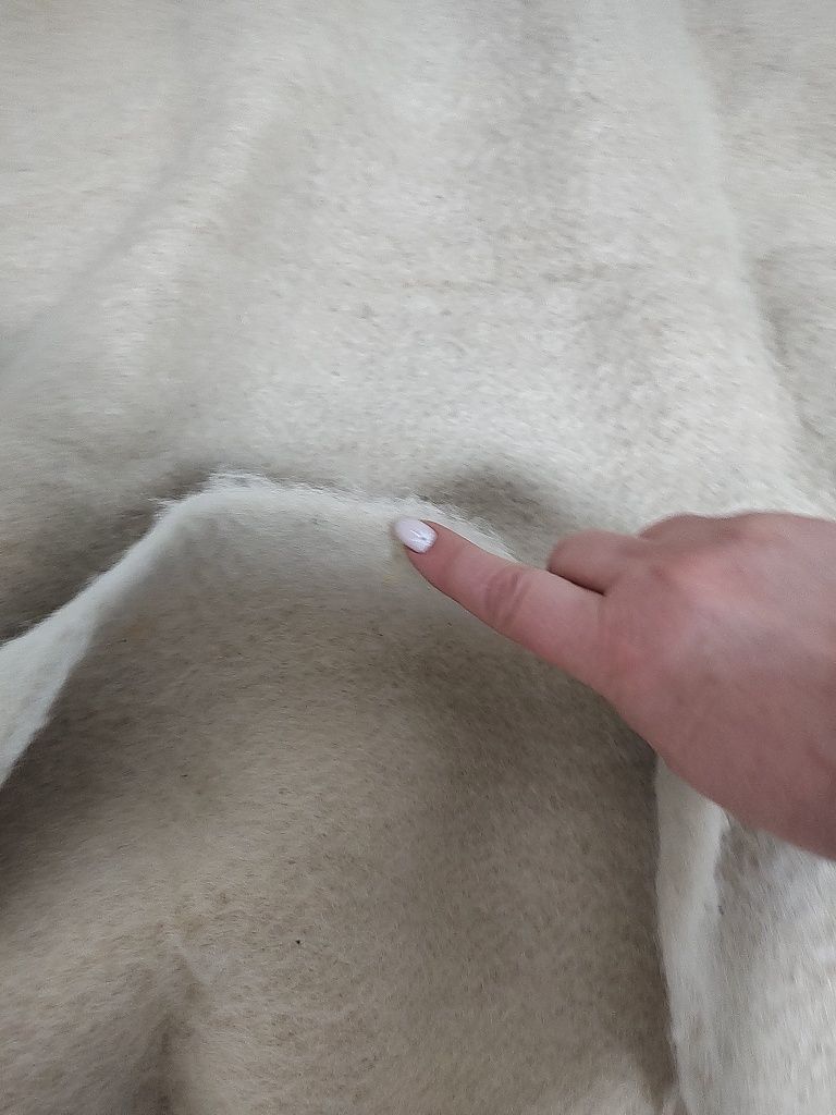 Продавам  2 броя халища