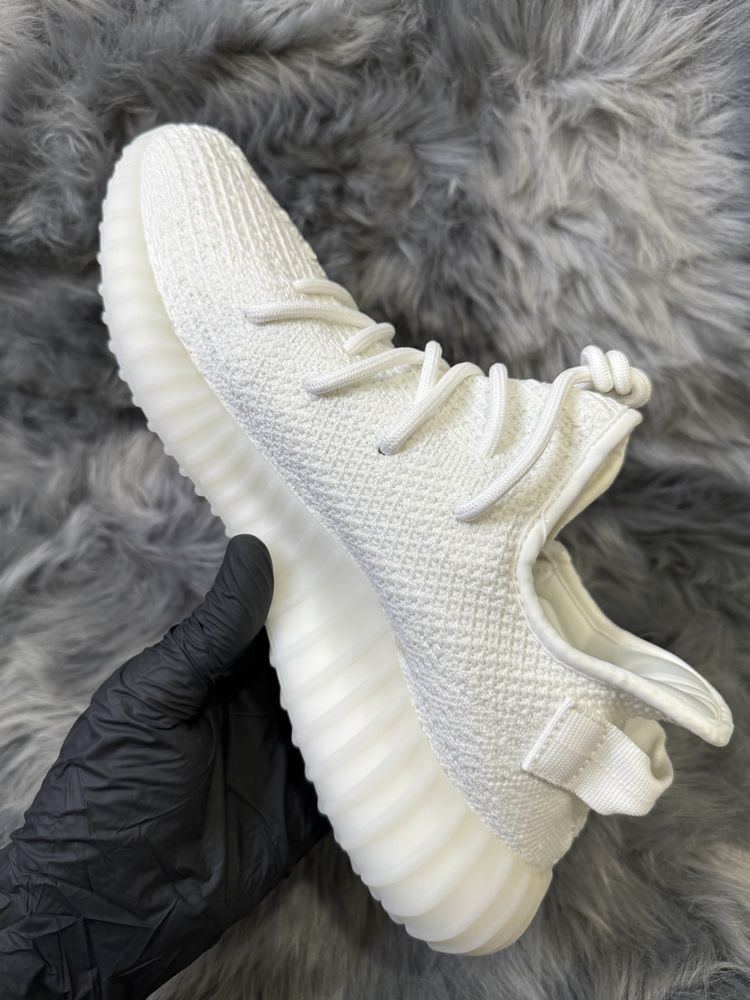 36-46 Yeezy 350 v2 Cream