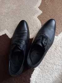 Продам туфли мужские кожаные чёрного цвета,размер 43.