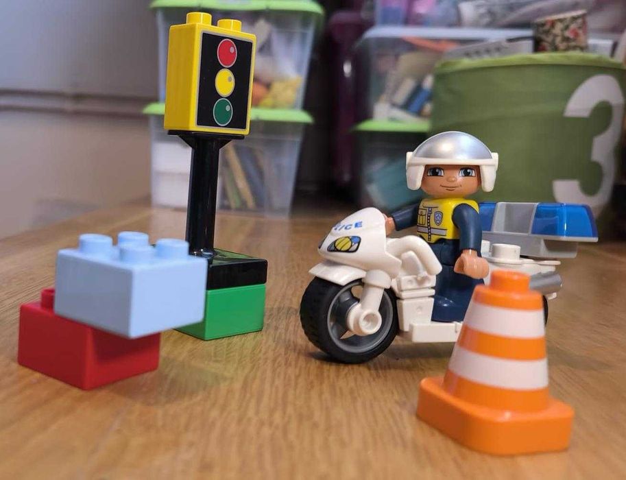 LEGO DUPLO 5679 - Motocicletă de poliție