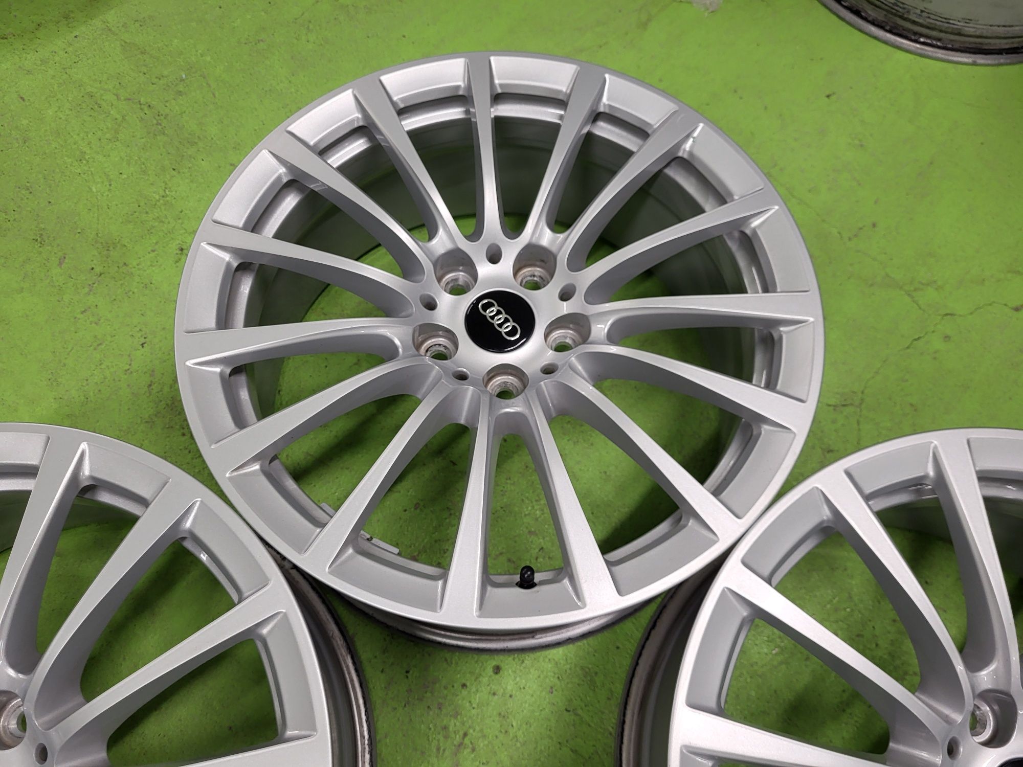 18 5x112 Audi A4 A5 A6 Vw Passat Touran Caddy Tiguan 5х112