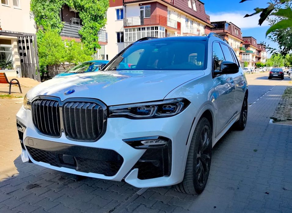 BMW X7 BMW X7M50i Shadow Line