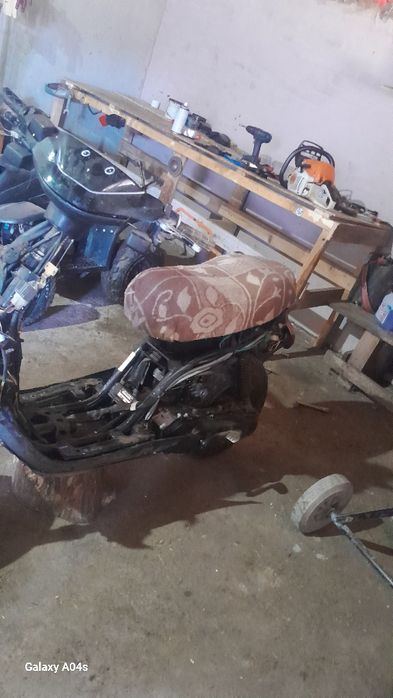 Vind atv 125 4t și scuter yamaha mbk 49 2t