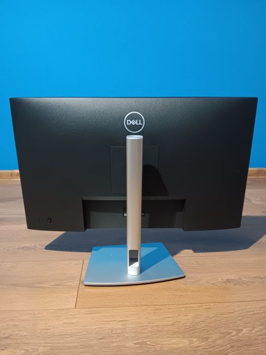 Dell монитор. Без куриер!