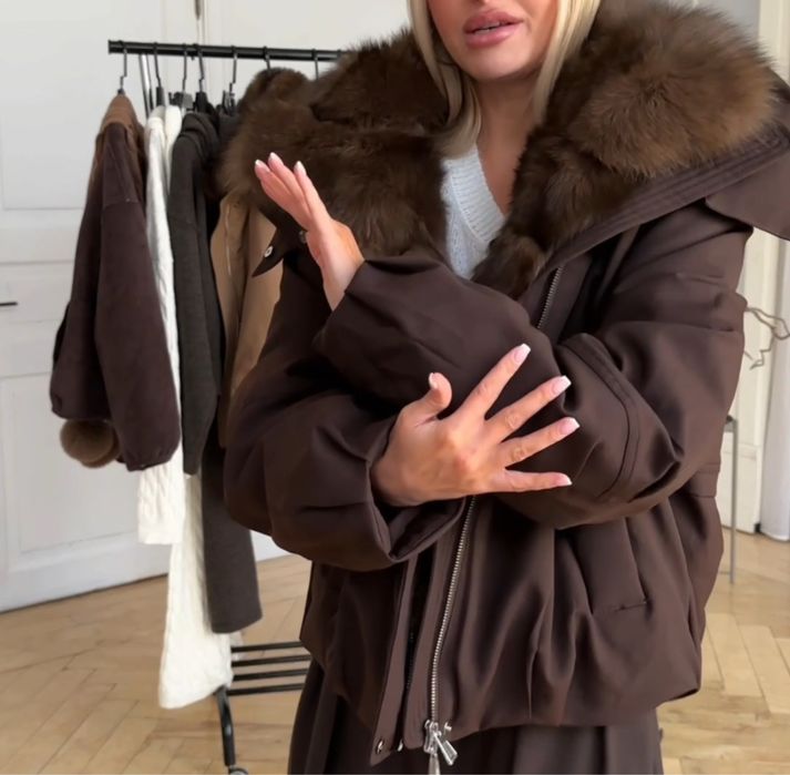 Женская теплая куртка на зиму с натуральным мезом лисы.