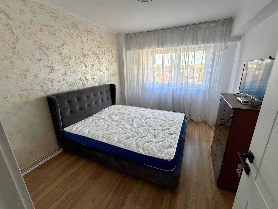 Apartament de închiriat 3 camere (Farmacia 3F) – Locație centrală