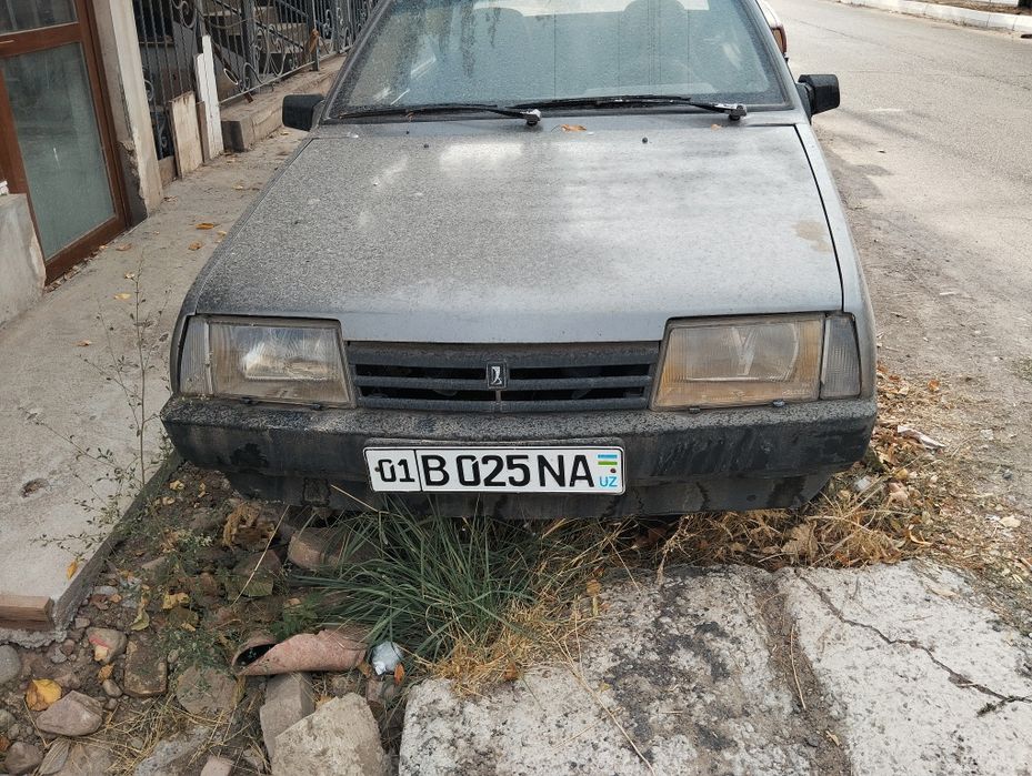 Mashina sotiladi Lada 2199