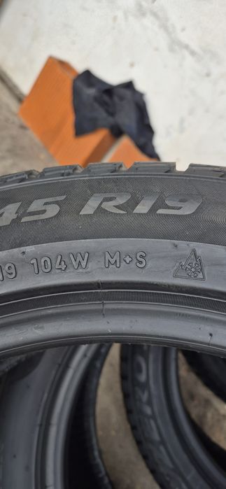 4 anvelope iarna Pirelli 255/45/19,dot 2021.Pretul este pe bucata.