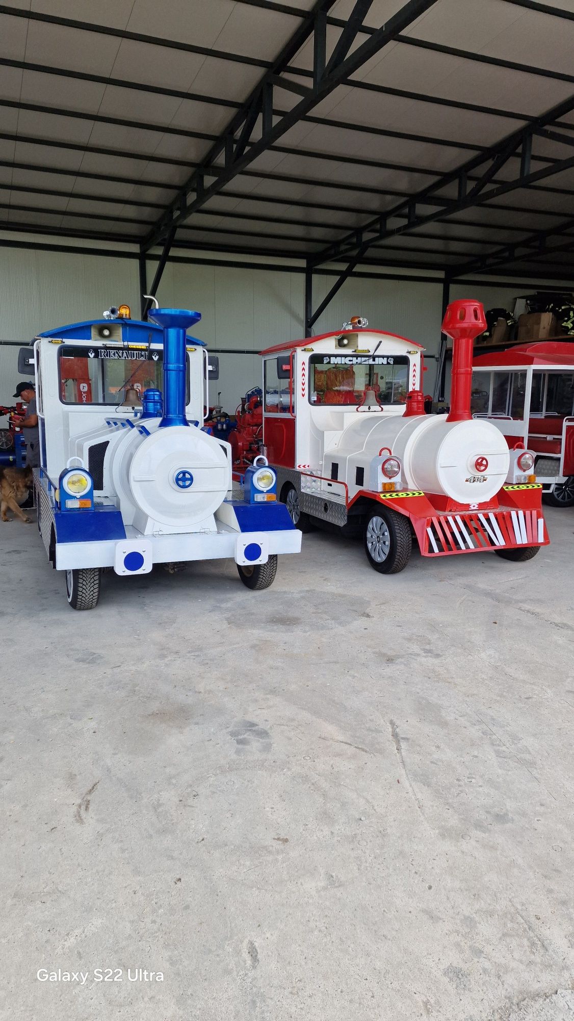 Trenulet agrement Pret 38000 euro Diesel 4×4 3 axe 2 vagoane 48  Loc