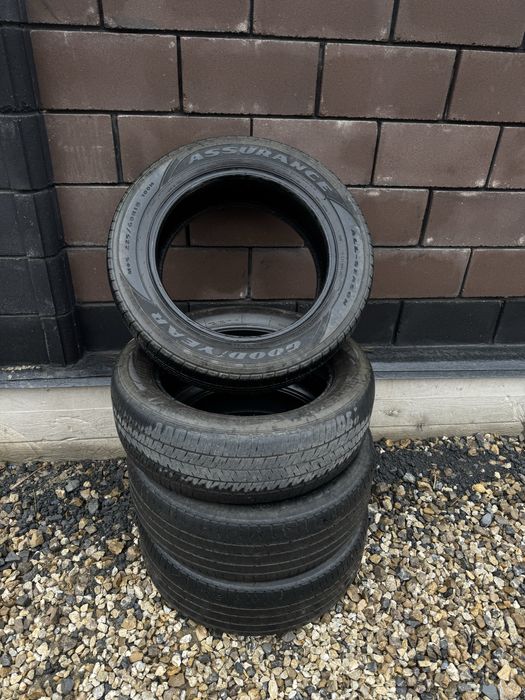 Продаются шины Goodyear Assurance 225/60R18 100H