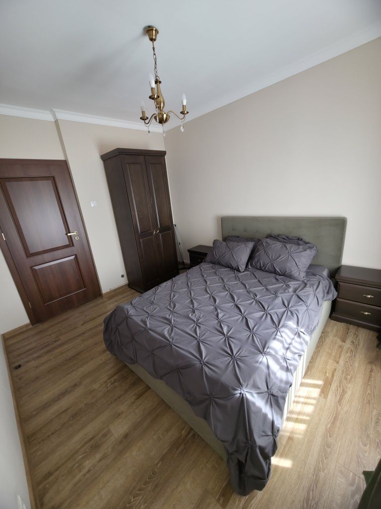 De închiriat Apartament 3 camere Calea București