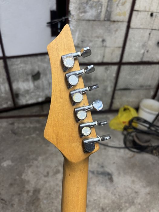 Работеща немска бас китара