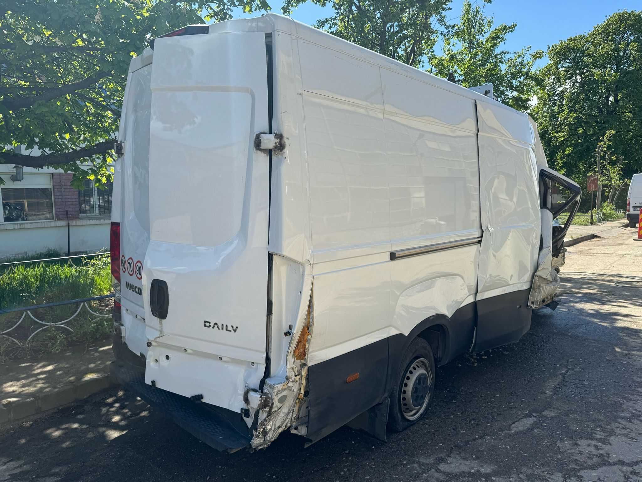 Iveco Daily 35S14 avariat
