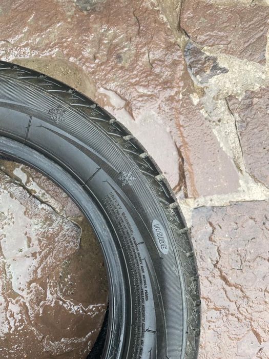 Почти новый комплект зимних шин