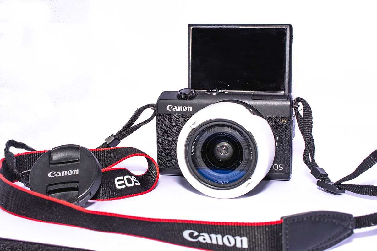 Продам фотоаппарат Canon EOS M 200