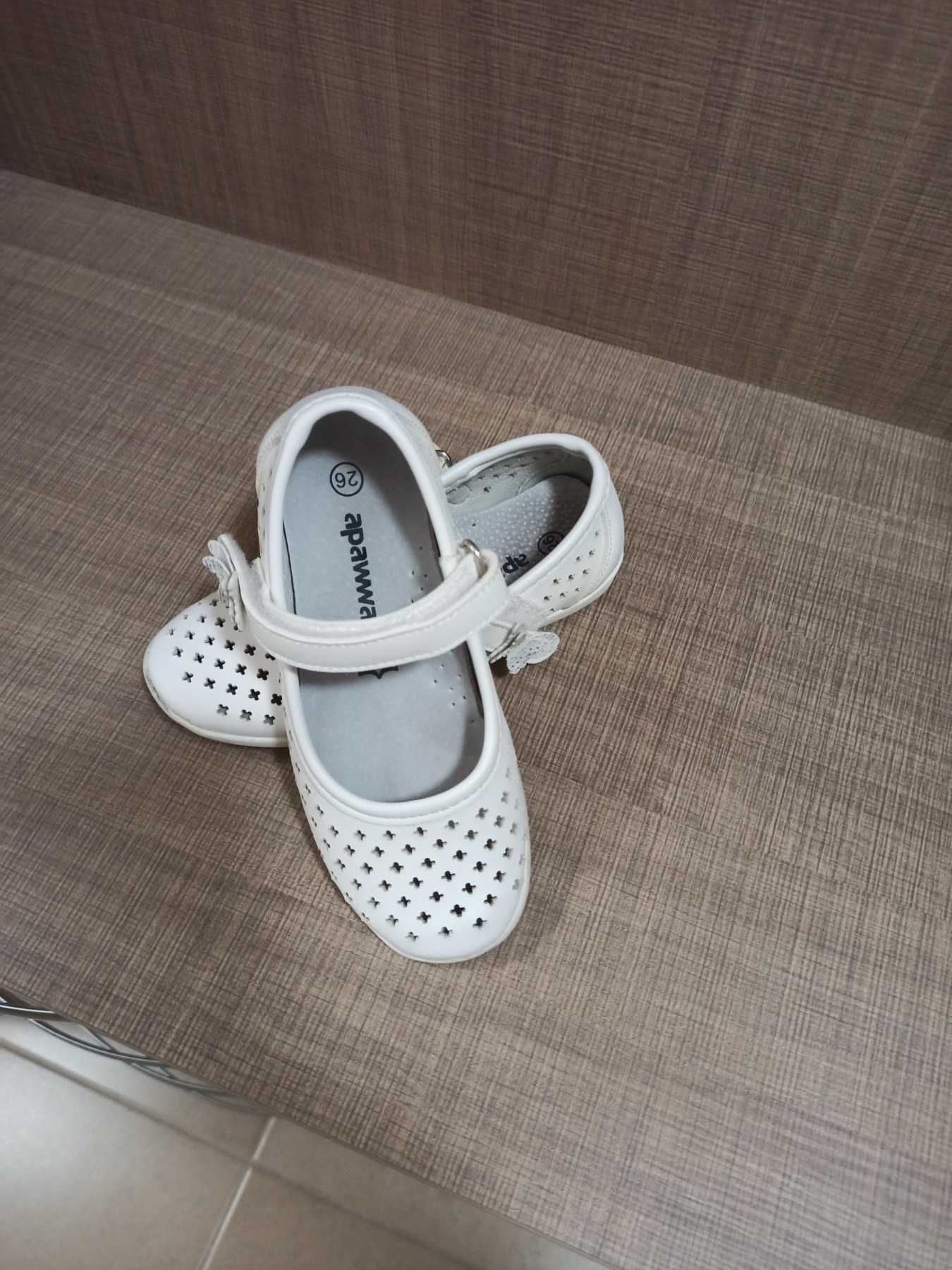 Детски сандали и обувки