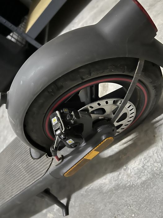 Trotinetă Electrică Xiaomi 4 Pro - Stare foarte bună