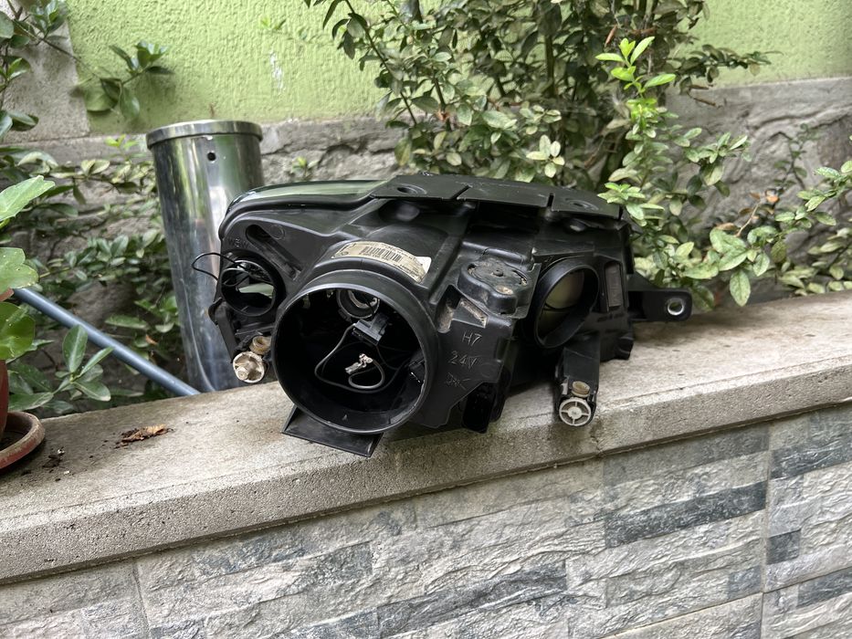 Faruri VW Passat B6 reconditionate