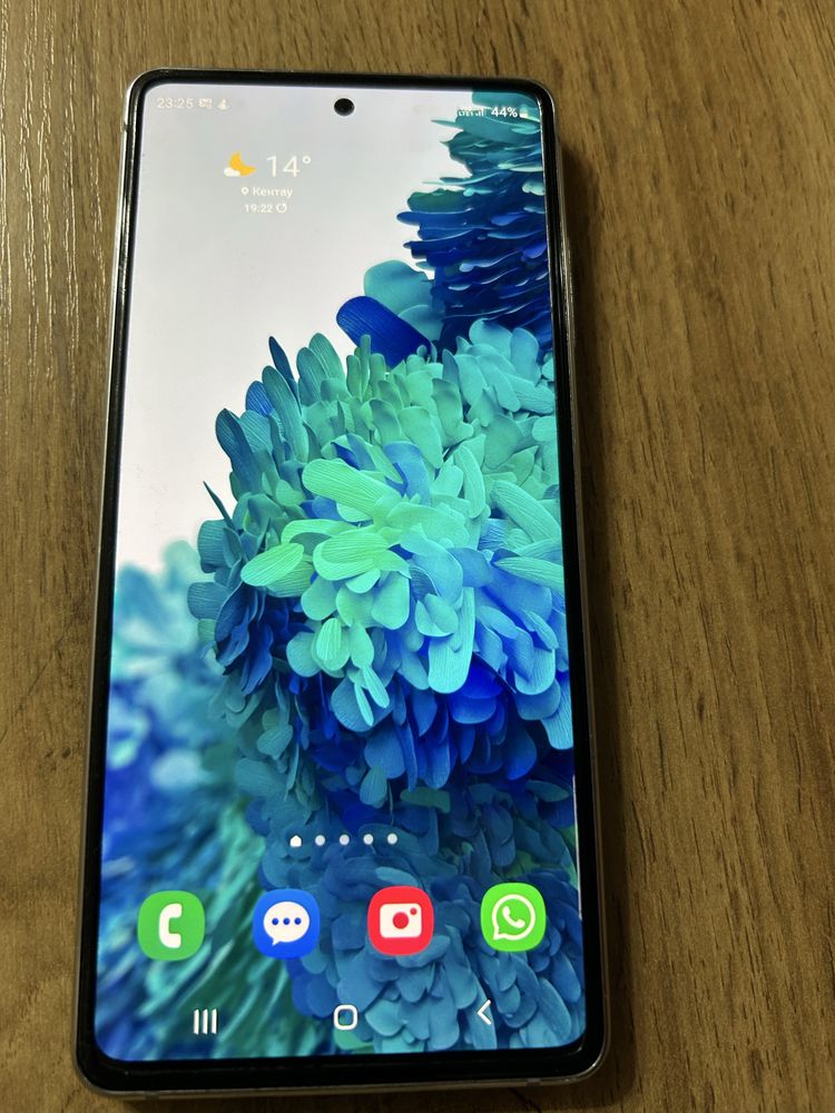 Samsung S 20 fe, в отличном состоянии