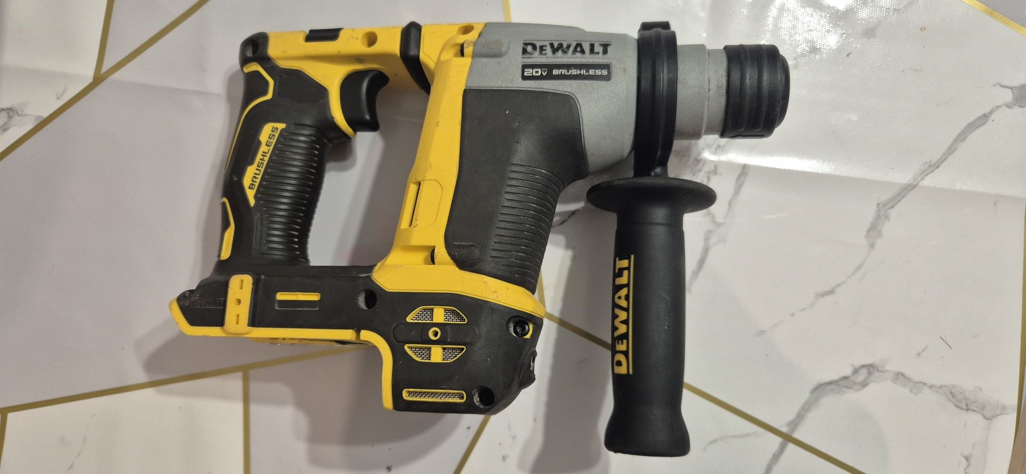 Перфоратор Dewalt DCH172