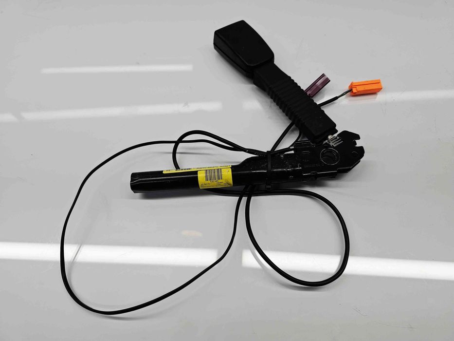 Capsa centura dreapta fata Ford Kuga I [Fabr 2008-2012] 8V41A61208BA