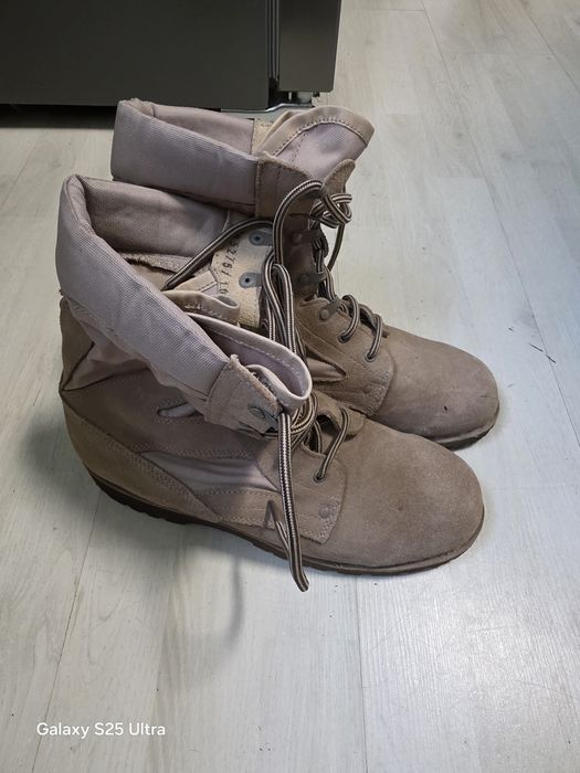 Ținută militara cu bocanci