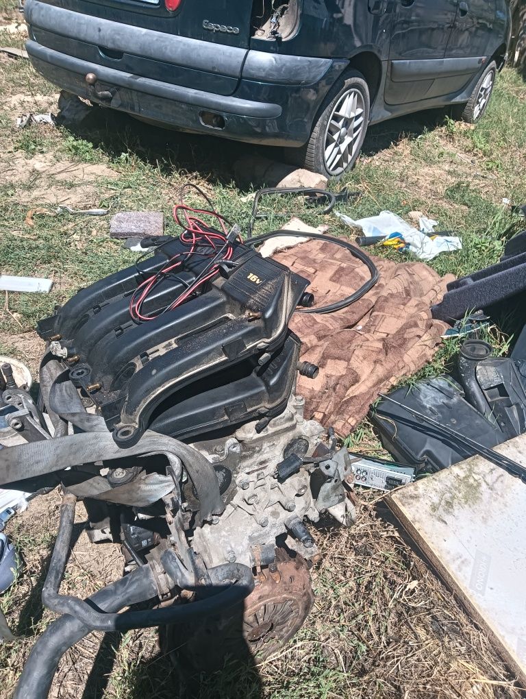 Vând dezmembrez Renault espas2 16valve motor 2.0 plus instalație gaz