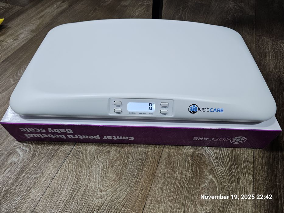 Cantar electronic pentru bebelusi