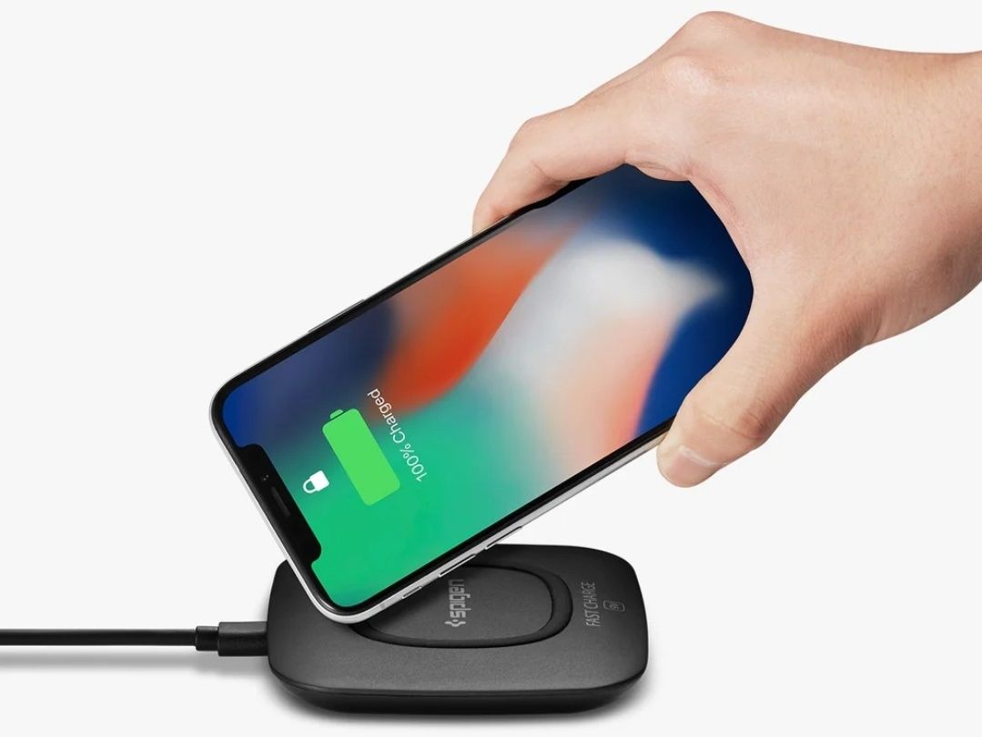 Беспроводная зарядка для телефона Spigen Wireless Charger F301W