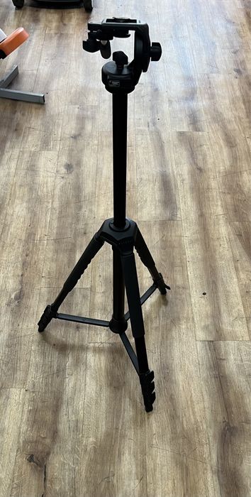 Manfrotto 128RC cu trepied Cullmann 4155