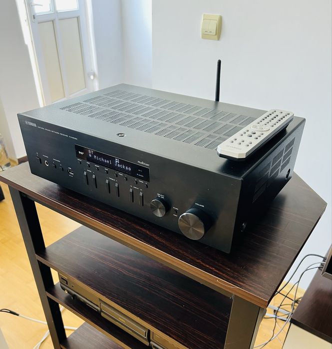 Receiver Stereo Yamaha R-N402D 100W Bluetooth