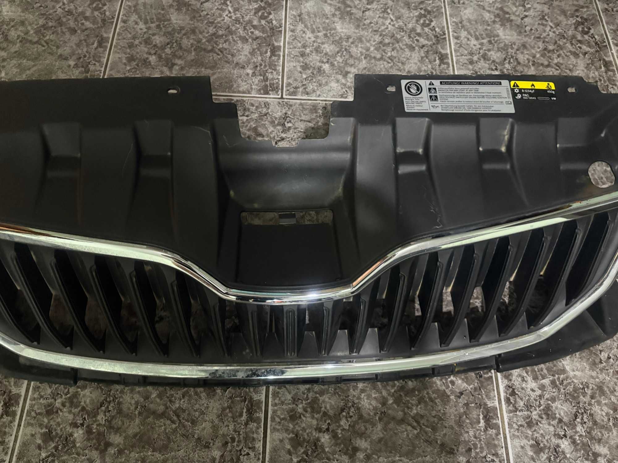 Централна решетка за Шкода Фабия 3 / Skoda Fabia III 2013 - 2017