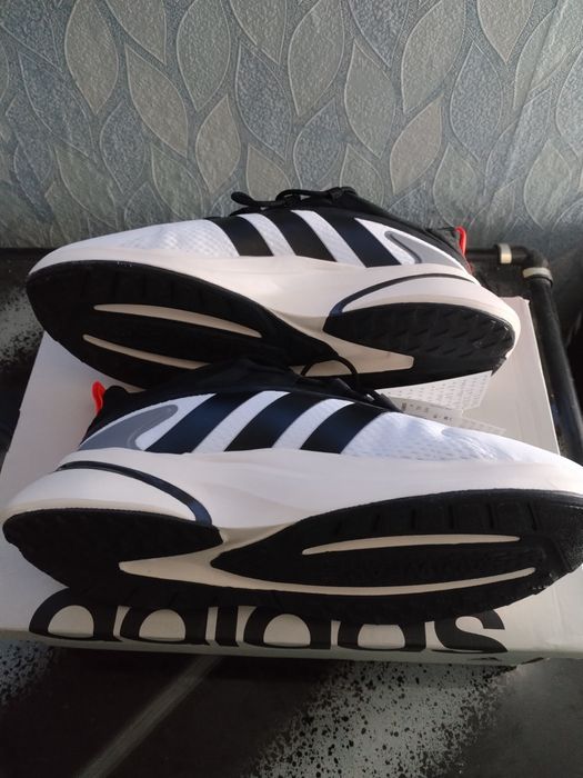 Adidas Alpha response 43 1/3