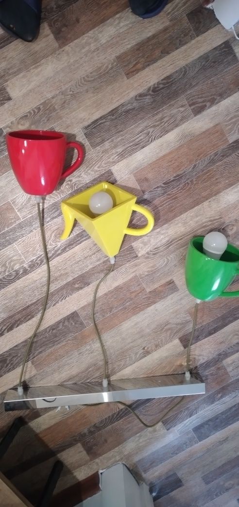 Продаю люстру на кухню