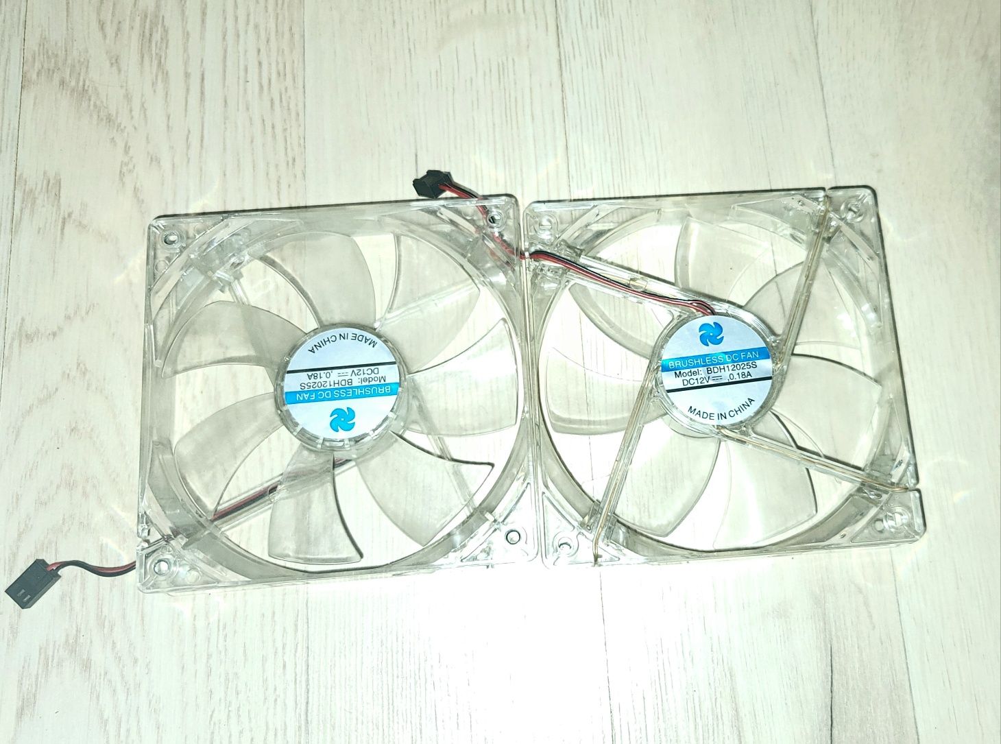 Ventilatoare 120mm trei pini pentru PC și doi pini pentru sursă PC