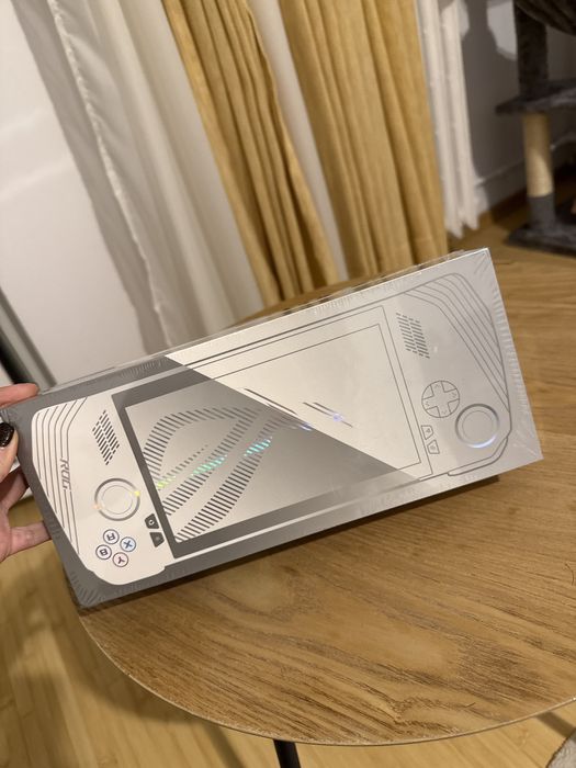 Consolă Asus portabilă Rog Ally RC71L 512 gb, sigilată