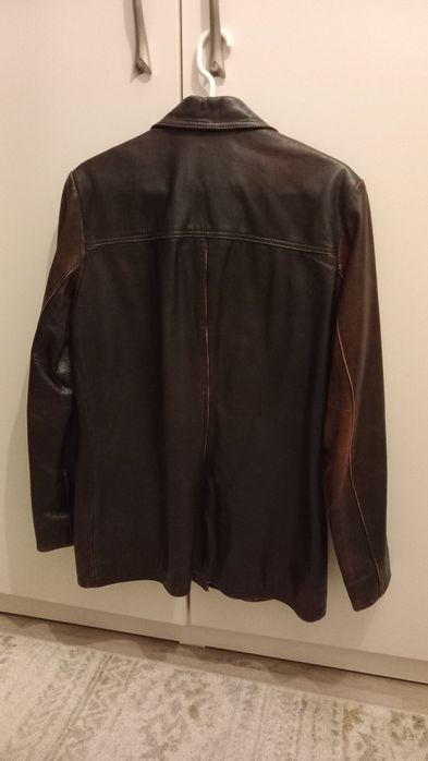 Haina din piele Arturo