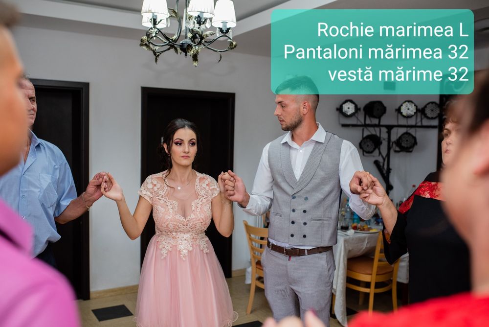 Vând rochițe și pantaloni bărbătești