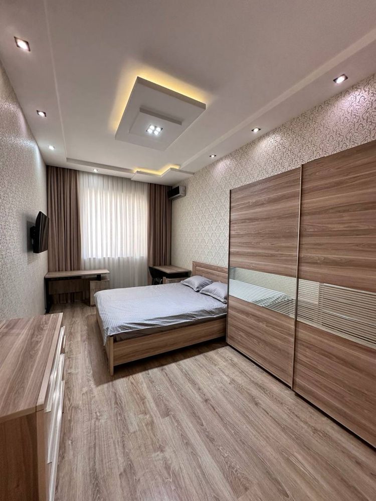 3/4/7 аренда центр 1300$ метро Айбек