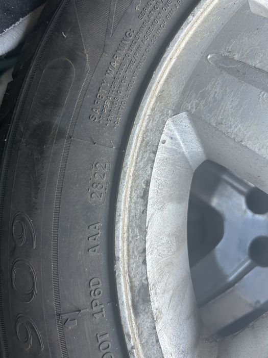 Vand jante aluminiu  5 x114,3 si cauciucuri ,  215x60 x17