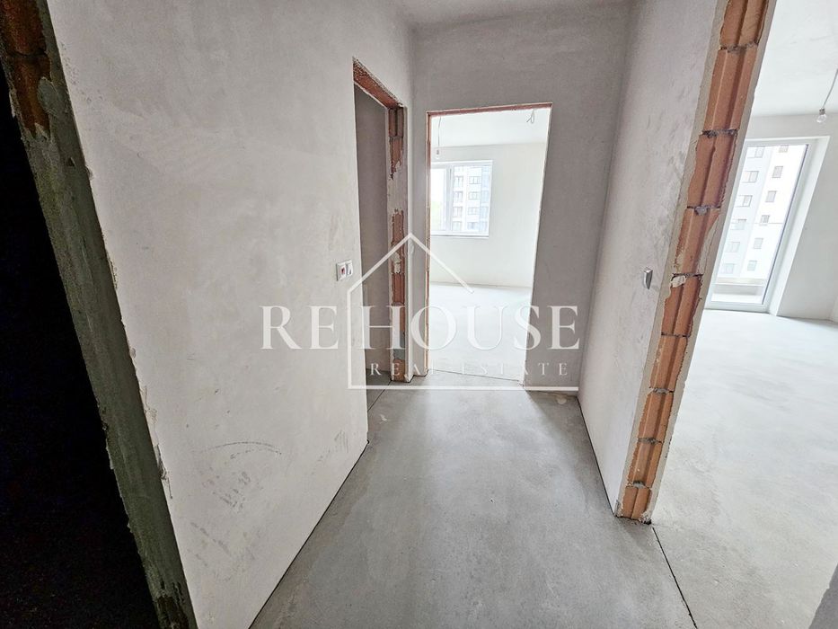 Продава се Двустаен апартамент в Варна, Възраждане 1 - 70 кв.м за 1786 €/кв.м - Снимка #7