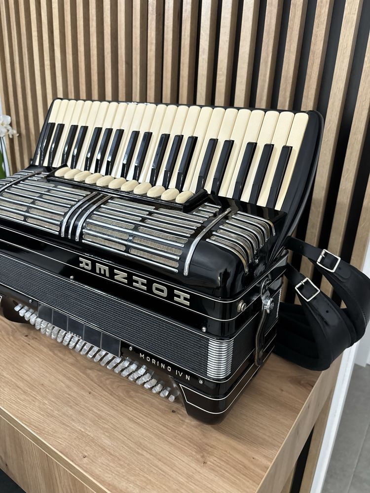 Acordeon Hohner Morino camera IV N cassotto 2+2 muzica Bugari