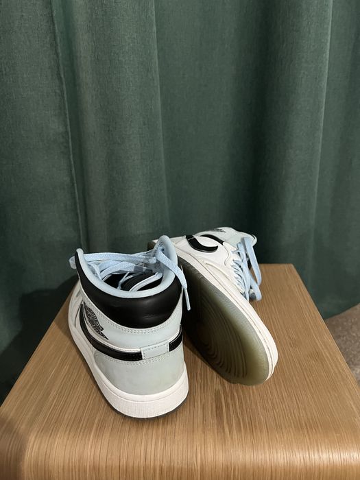 Nike Air Jordan 1 Mid SE